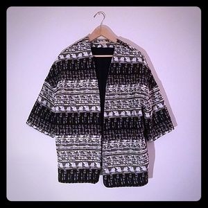 Black and white woven bohemian short sleevjacket